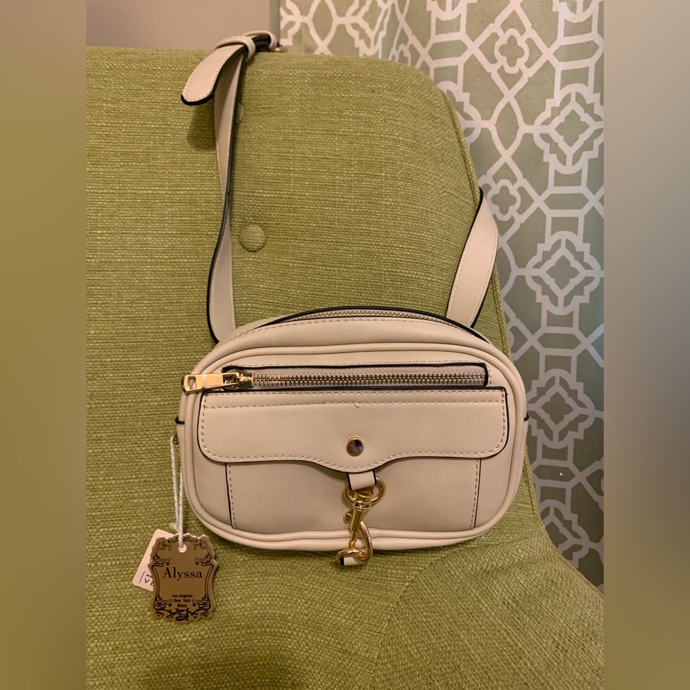 Alyssa Milano Adjustable Fanny Pack